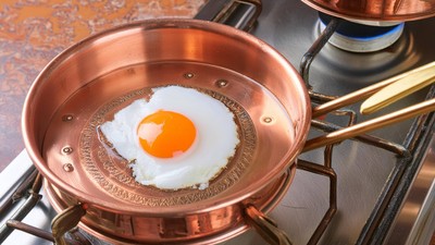 Cum să prăjești ouă ochiuri perfect