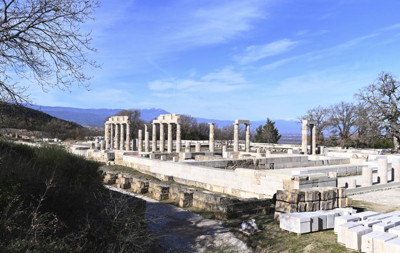 Grecia redeschide, după 16 ani de lucrări de restaurare, palatul în care Alexandru cel Mare a fost încoronat în urmă cu peste două milenii