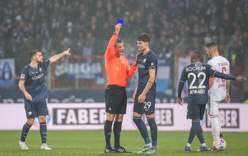 Președintele FIFA respinge introducerea cartonaşului albastru în fotbal: „Trebuie să fim serioși”