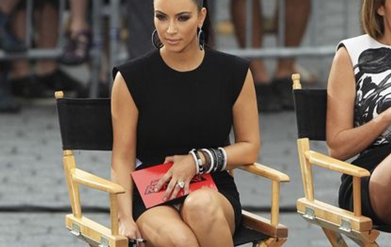 Foto | Kim Kardashian, cu chiloţii la vedere. O face intenţionat? 