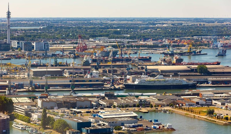 Portul olandez Rotterdam, cel mai mare din Europa, se pregătește pentru un eventual război cu Rusia Foto: Profimedia