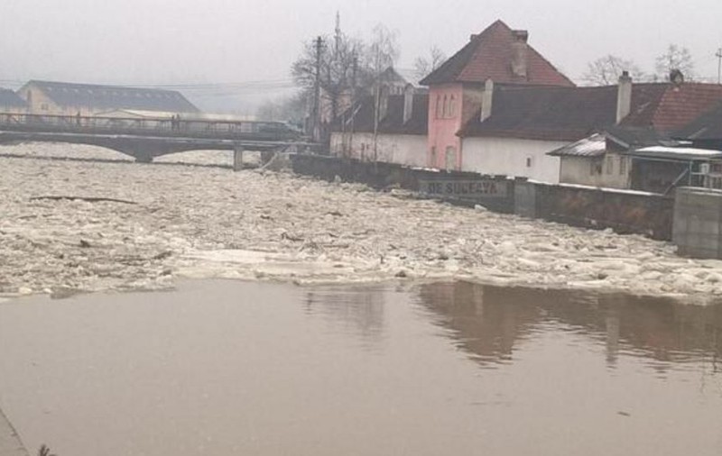Cod galben de inundații în bazinele hidrografice Crișul Negru, Arieș și Timiș, până la miezul nopții