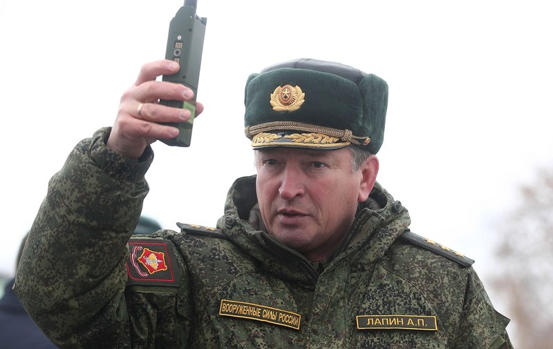 Generalul rus Lapin a pus pistolul la tâmpla unui locotenent, ca să-l convingă să-și ducă soldații în prima linie, unde-i bombardau ucrainenii