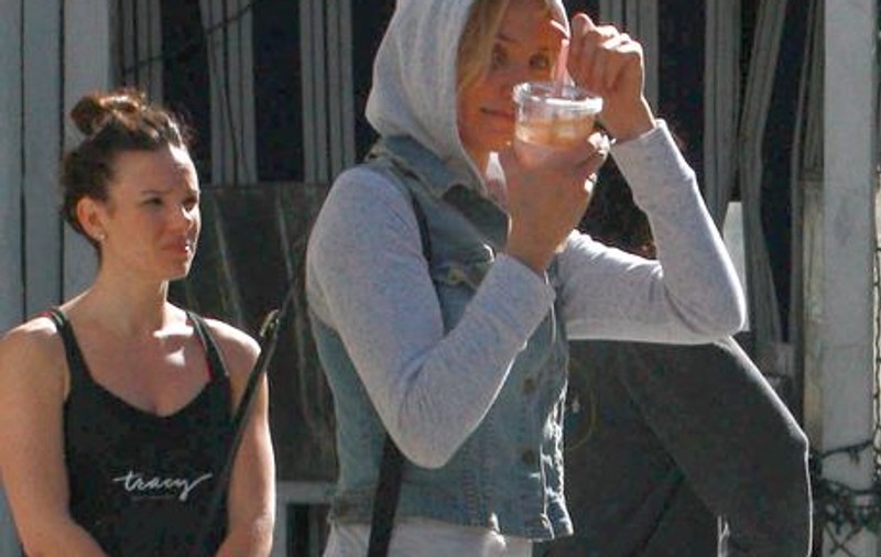 Cameron Diaz, scut împotriva paparazzilor | FOTO