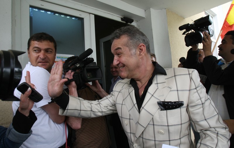 STEAUA / Veste senzaţională pentru campionii României! Becali este LIBER!