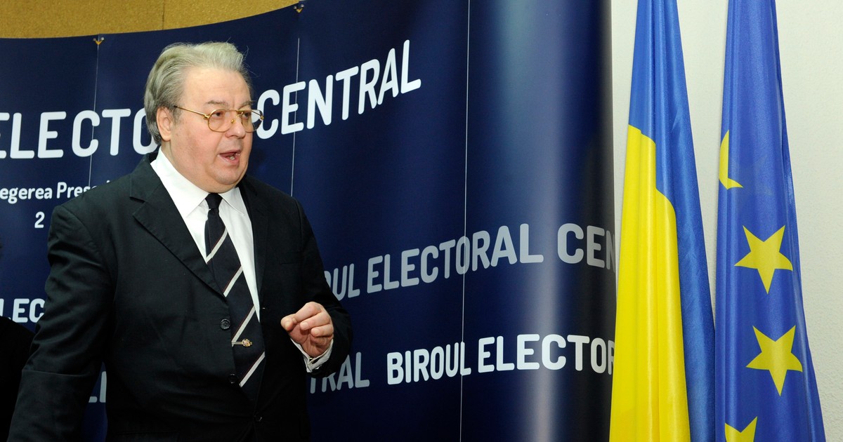 Corneliu Vadim Tudor la Biroul Electoral Central. Foto Agerpres