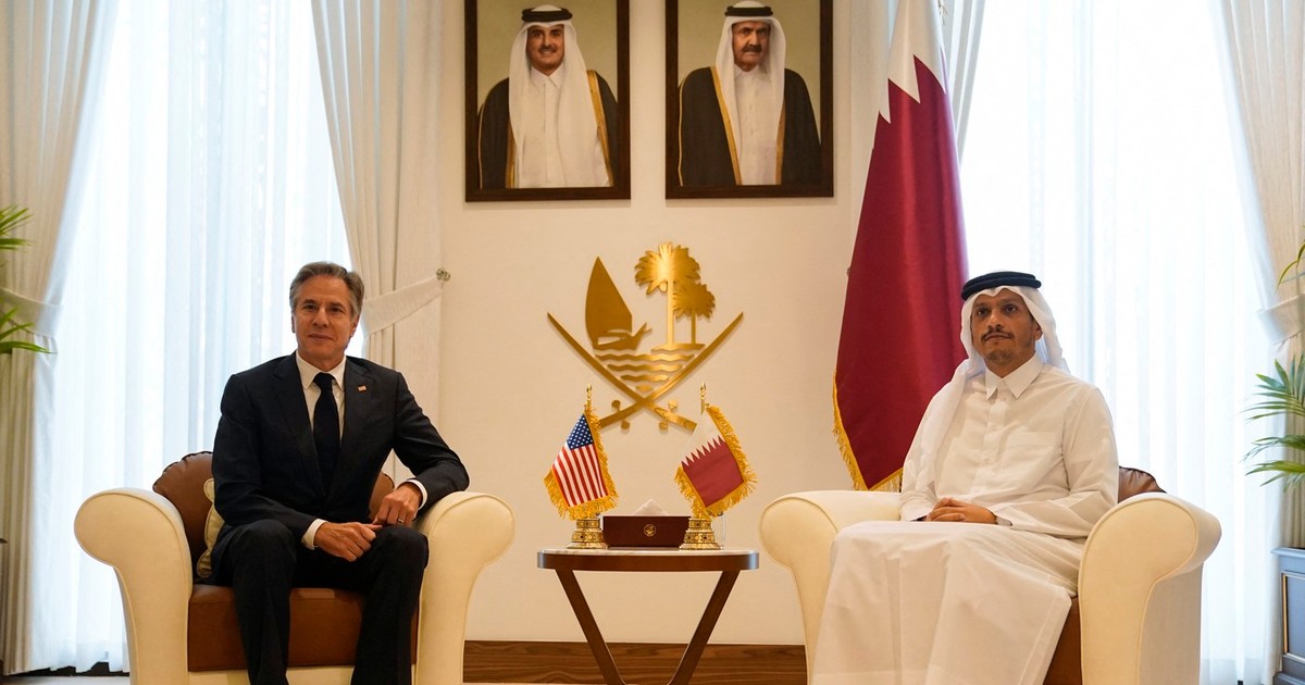 Secretarul de stat al SUA, Antony Blinken, s-a întâlnit cu prim-ministrul și ministrul afacerilor externe al Qatarului, șeicul Mohammed bin Abdulrahman bin Jassim al-Thani, la Doha, la 24 octombrie 2024