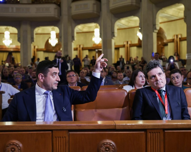 Nicușor Dan vs George Simion. Ce au spus la prima confruntare înaintea turului 2 al alegerilor prezidențiale, la Congresul BNS