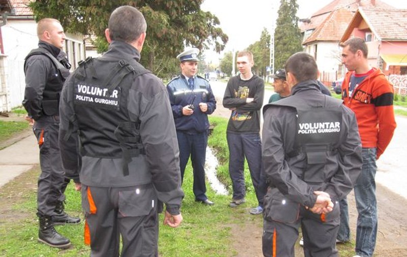 Poliţiştii-voluntari din satele mureşene au pus hoţii şi bătăuşii pe fugă