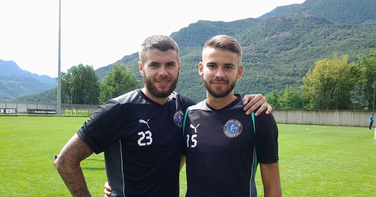 Cristi Daminuță a semnat cu Olimpia Satu Mare. Dami este în stânga