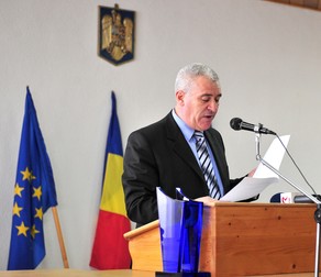 Gheorghe Bică, șeful IPJ Dolj, în timpul conferinței de presă organizată la Inspectoratul de Poliție al Județului (IPJ) Dolj, 2009 | Foto: Agerpres