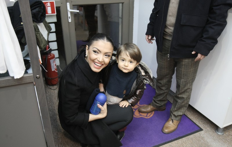 Andreea Mantea are mii de prieteni virtuali, dar în realitate preferă singurătatea. Duce o viață retrasă în Turcia