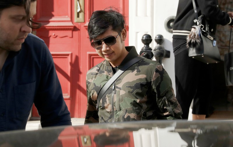Moștenitorul Red Bull riscă închisoarea, după ce s-a redeschis ancheta legată de uciderea unui polițist thailandez. „Boss” l-a călcat cu mașina lui de lux