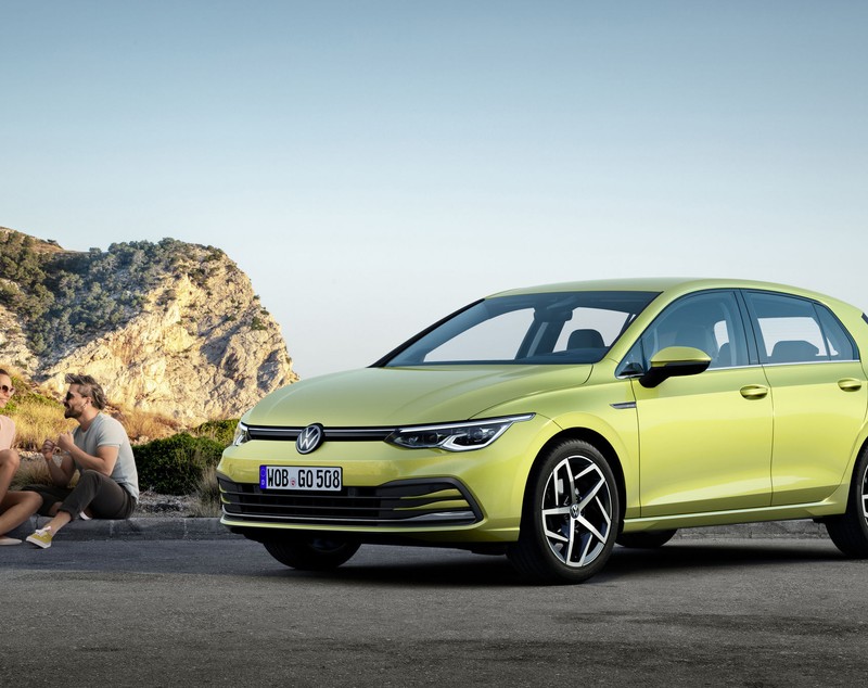 VIDEO |Volkswagen Golf 8 a fost lansat oficial. Cinci motoare hibride, disponibile pe noua mașină