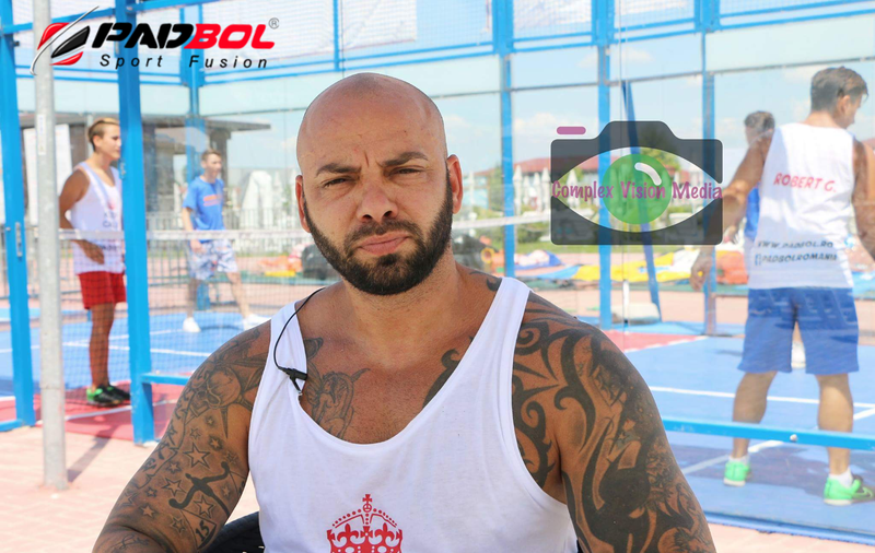 Giani Kiriță joacă Padbol într-unul din parcurile acvatice de distracții din București!