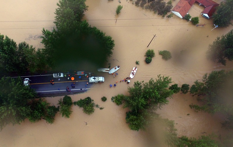Inundații devastatoare în China. Cel puțin 180 de oameni au murit