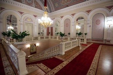 Foaierul teatrului Balșoi, care are o istorie de peste 200 de ani și a fost reconstruit de mai multe ori | Foto: Hepta