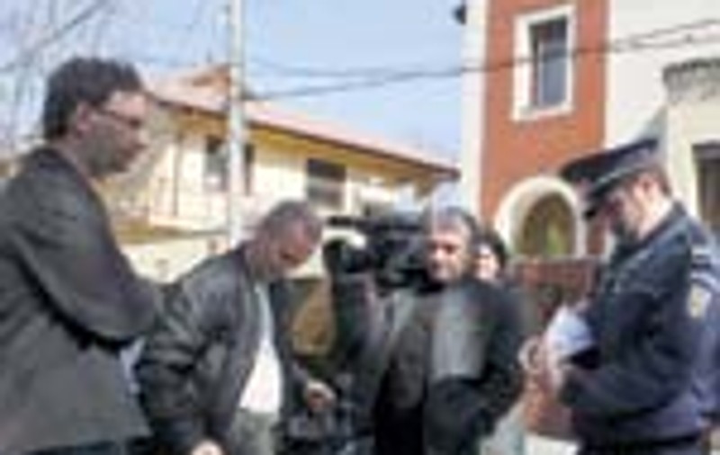 Banica a pus politia pe presa