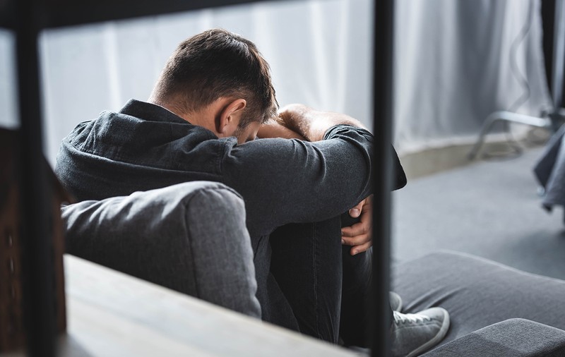 Și bărbații plâng câteodată. De ce psihologii români spun că doar 1 din 10 pacienți veniți la terapie în România este bărbat?!