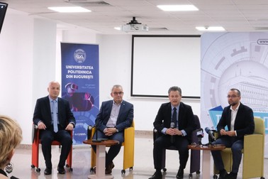 Cristian Doicin, decanul Facultății de Robotică, prorectorul Horia Necula, rectorul Mihnea Costoiu și directorul adjunct Gabriel Petrea, la conferința de presă din iulie. Foto: Arhiva Politehnica