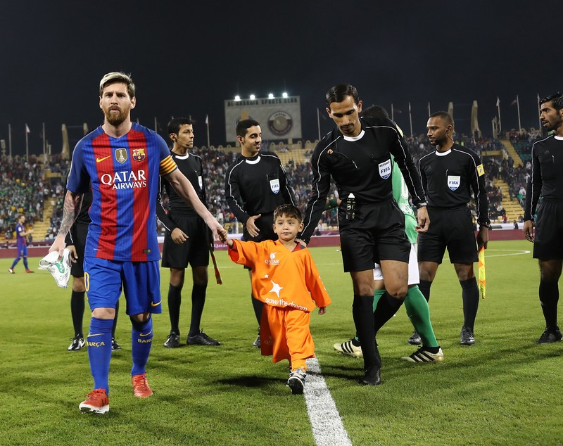 „Vă rog, salvați-mă”. Apelul disperat al unui copil afgan, cunoscut după ce a primit tricou de la Leo Messi