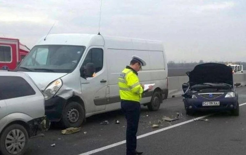 Accident cu șapte mașini pe DN1, în dreptul localității Băicoi. Două persoane au fost rănite / VIDEO