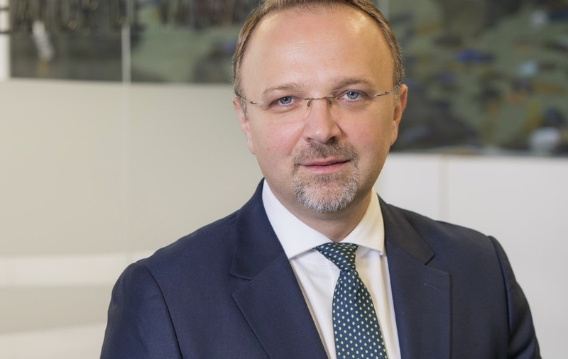 Investește ca Warren Buffett, chiar dacă nu ești bogat! Cum îți asiguri viitorul cu bani puțini (P)