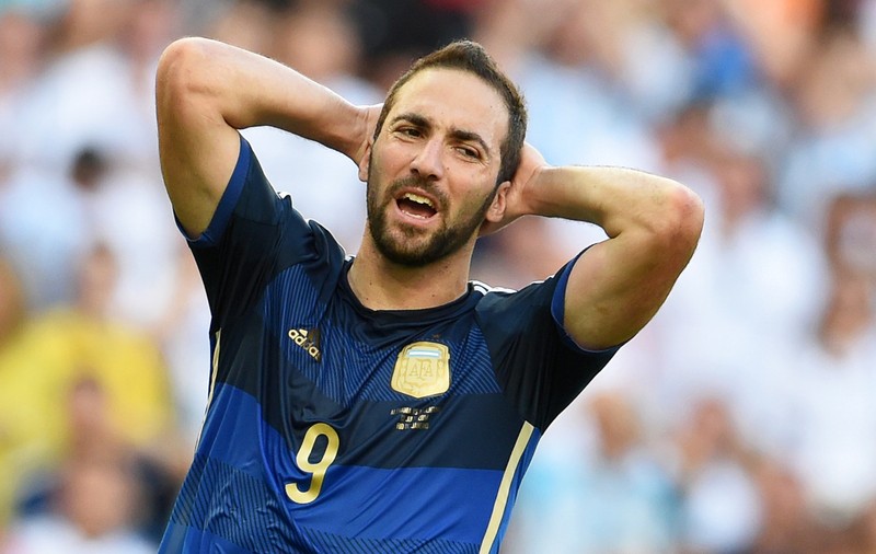 Declaraţie de dragoste!  ”Cred că orice jucător ar vrea să evolueze alături de un campion cum e Messi. Dacă ar veni la Napoli, ar fi grozav”, Gonzalo Higuain, atacant Napoli
