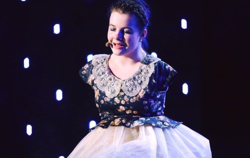 Lorelai Moșneguțu, fetița fără mâini de la „Românii au talent”, merge la facultate. Știe ce carieră își dorește: „Nu la Conservator”