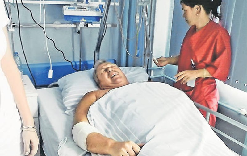Află ce a făcut în această dimineață HELMUTH DUCKADAM, după operația-maraton de aseară!