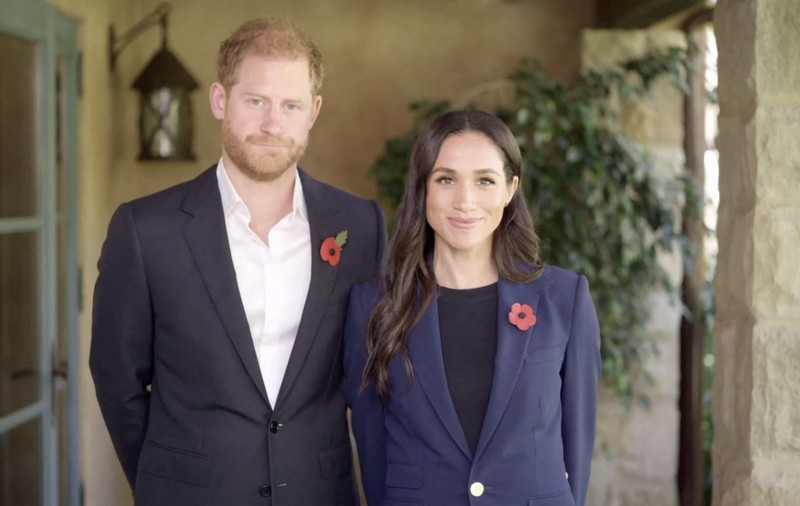 Teoria conspirației privind poza de Crăciun în care apar Meghan Markle, prințul Harry și copiii lor: „E falsă”