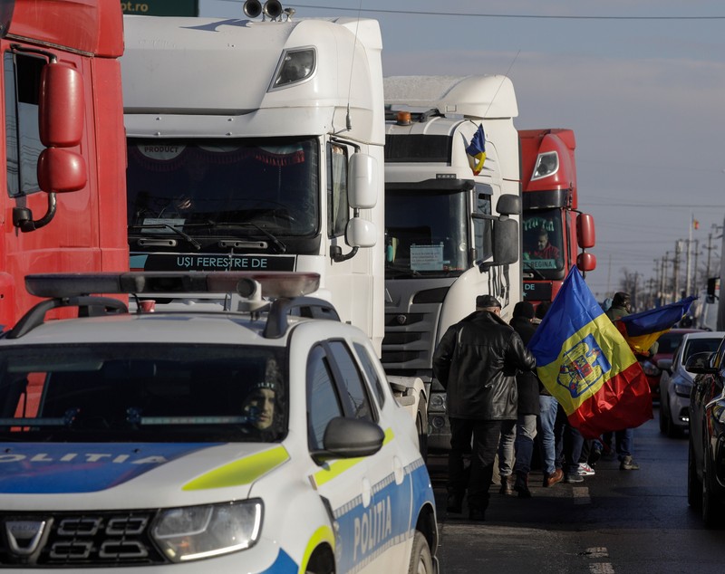 Protestul fermierilor și transportatorilor continuă. Negocierile de la Finanțe au eșuat: „S-au acceptat cererile, dar nu se poate niciuna, asta e concluzia”. Probleme în trafic în mai multe zone