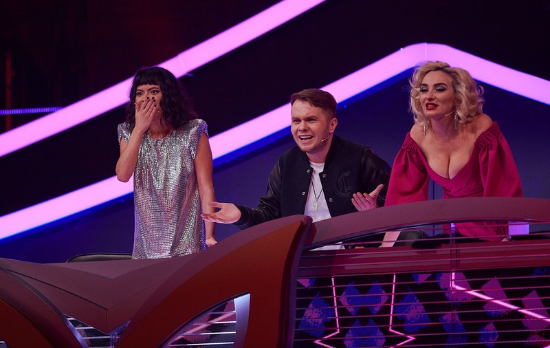 Surprizele se țin lanț la Masked Singer România, vineri seara. „S-a schimbat total de data trecută”