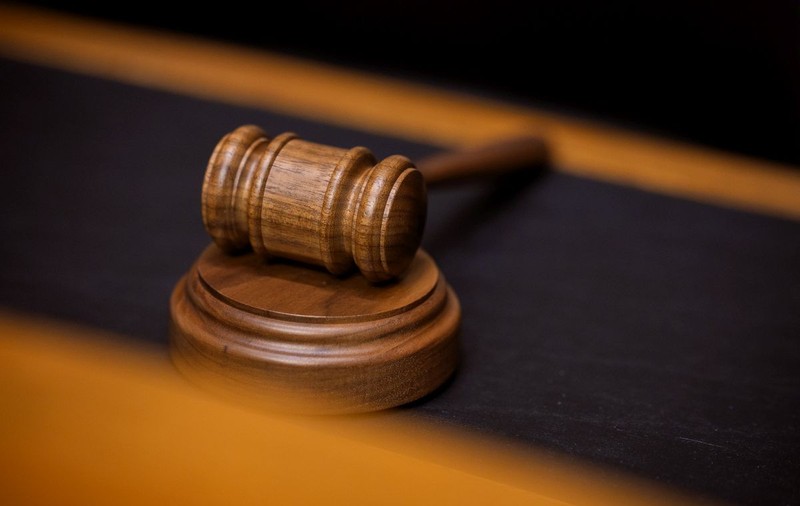 Un polițist și angajați ai unor spitale au racolat mii de victime ale accidentelor pentru despăgubiri. Procurorii au descoperit un număr uriaș de cazuri