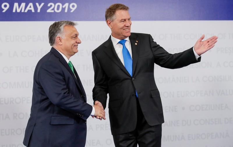 De ce să ne ferim de „vrăjelile” lui Viktor Orban și ale lui Klaus Iohannis. Ce ne învață Miklós Bánffy și Liviu Rebreanu despre Ardeal