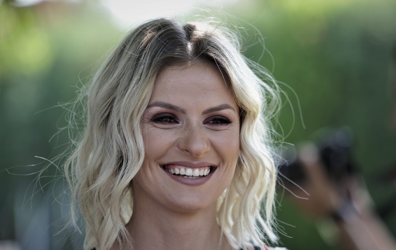 VIDEO/ Ioana Blaj s-a întors pe platourile de filmare după 4 ani de pauză. Între timp, a făcut 2 copii