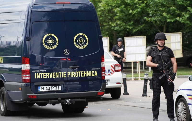 Un bărbat din Feteşti a murit încercând să facă o bombă artizanală. Materialele folosite au explodat în locuinţă