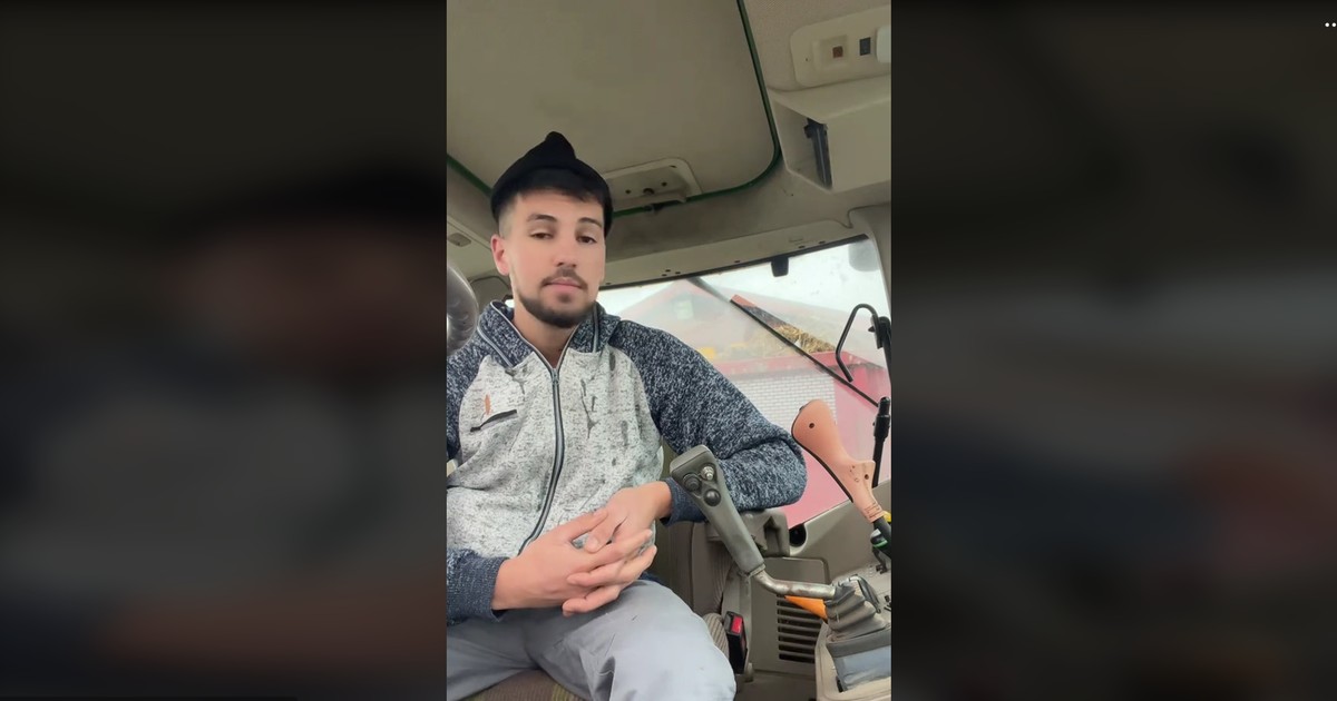 barbat pe tractor