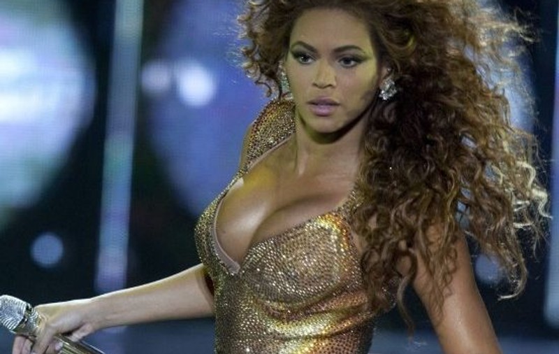 Vrei să ajungi în patul lui Beyonce? Acum o poţi face!