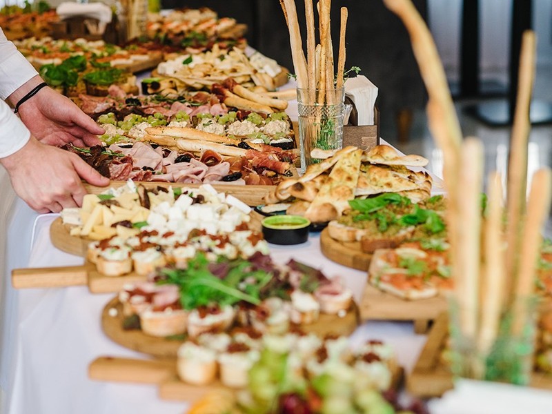 masa protocol mancare foto envato