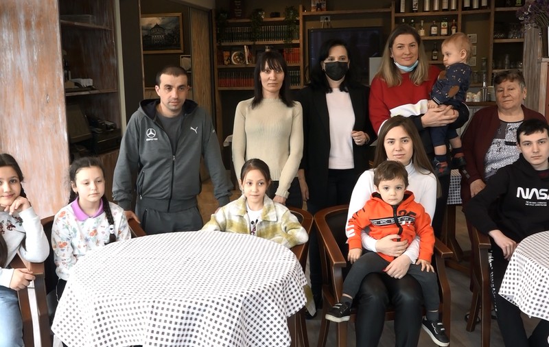 Fosta handbalistă Irina Șuțka a sărit în ajutorul refugiaților care au ajuns la Ploiești. „Nu e bine să spun că Putin trebuie ucis, dar vreau să plece din țara mea”
