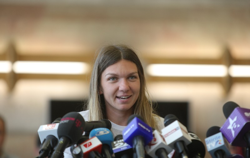 Primele declarații ale Simonei Halep la sosirea în România de la Roland Garros 2018. ”Sunt bucuroasă de fiecare dată când ajung acasă”