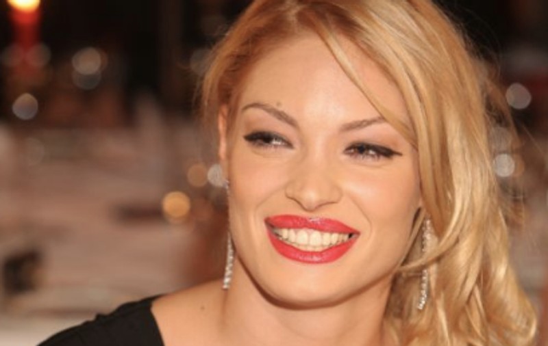 După ACCIDENTUL suferit, Valentina Pelinel SE RECUPEREAZĂ. Iată CE EXERCIŢII face 