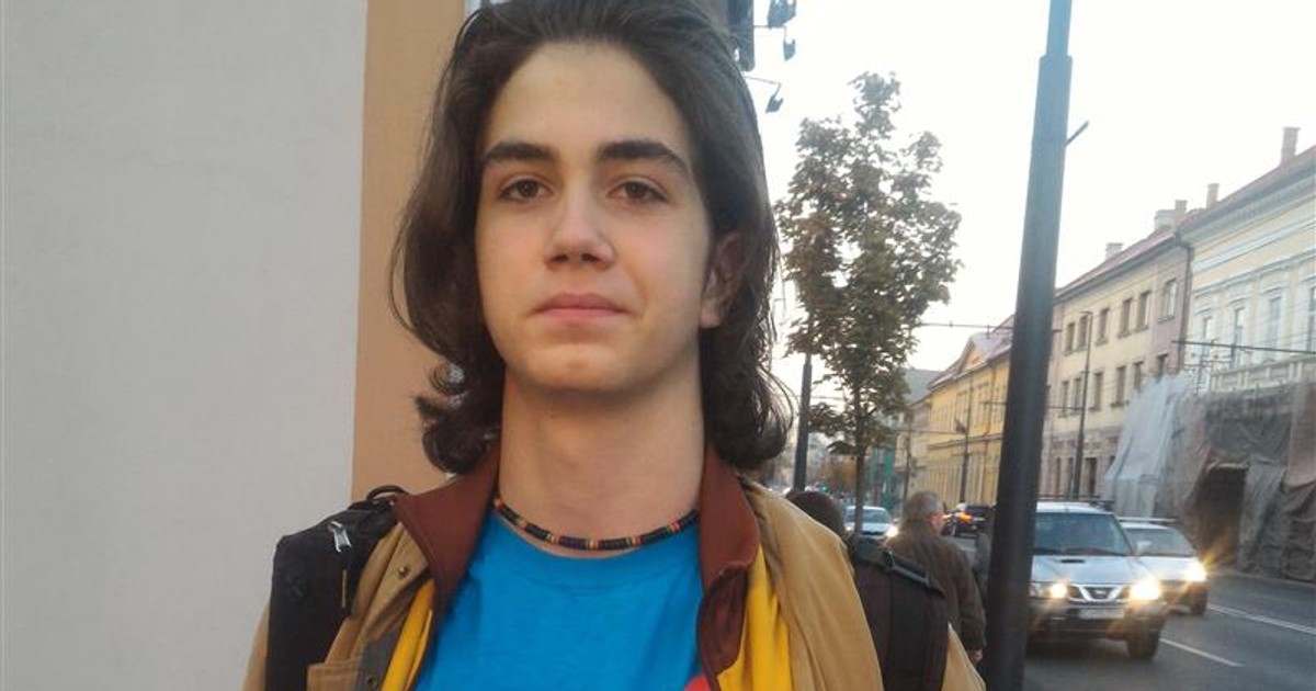 Tudor Helgiu, elevul din Cluj trimis acasă din cauza părului lung