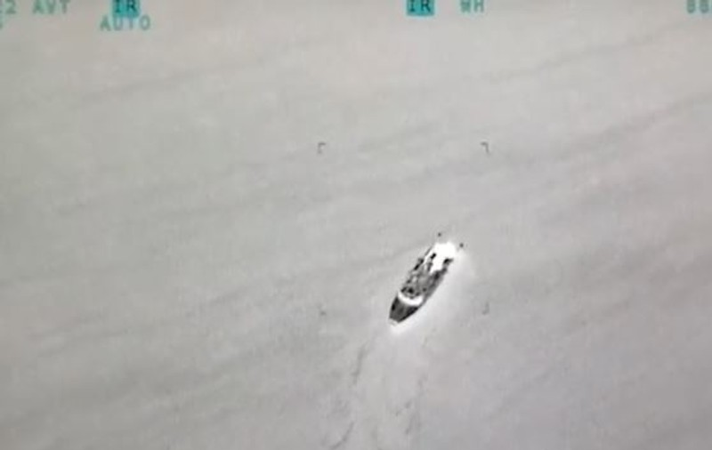 Două nave rusești din Marea Neagră, distruse de ucraineni cu drona. Imagini cu momentul atacului