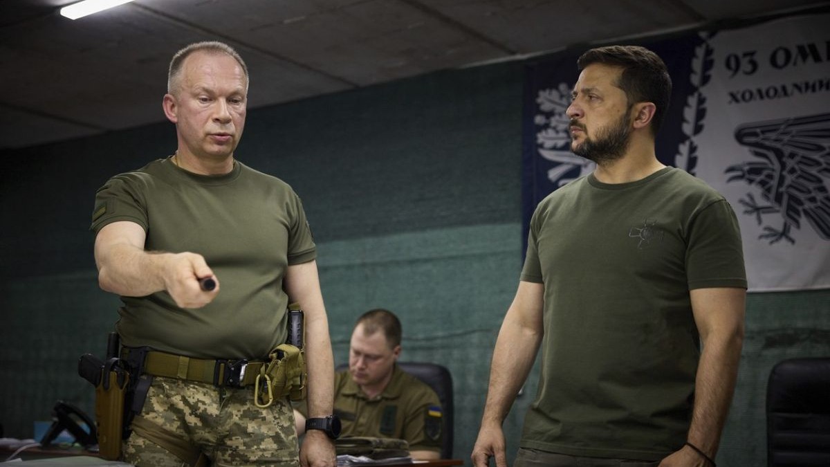 Volodimir Zelenski (dreapta) alături de generalul Sîrskîi FOTO Profimedia
