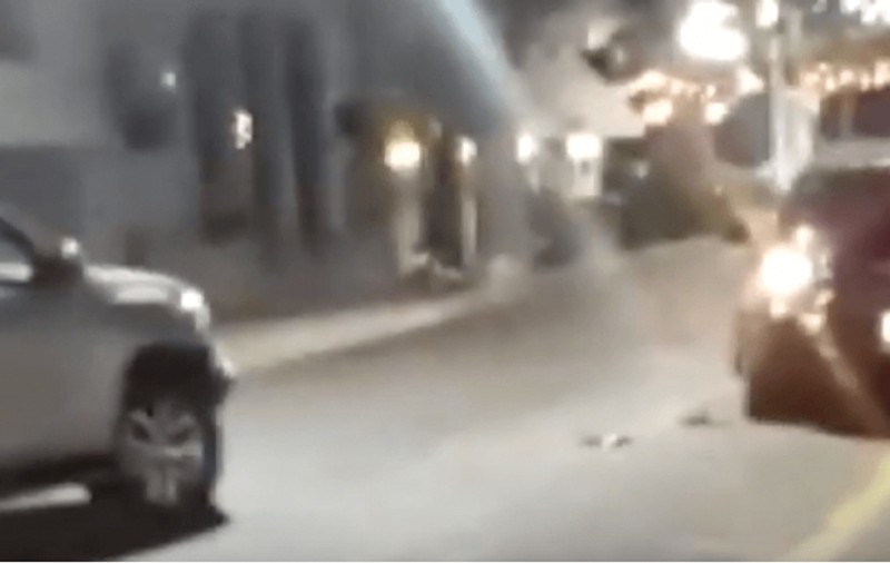 Și-a găsit soțul cu alta și s-a răzbunat crunt: i-a distrus mașina