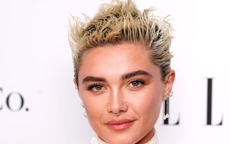 Actrița Florence Pugh a fost lovită în față de un obiect aruncat din public în timp ce promova „Dune: Part Two”