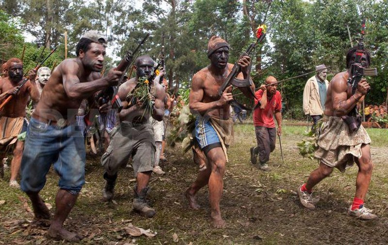32 de morți și 15 dispăruți, în urma unor lupte între triburi, pe insula Kiriwina, în Papua Noua Guinee