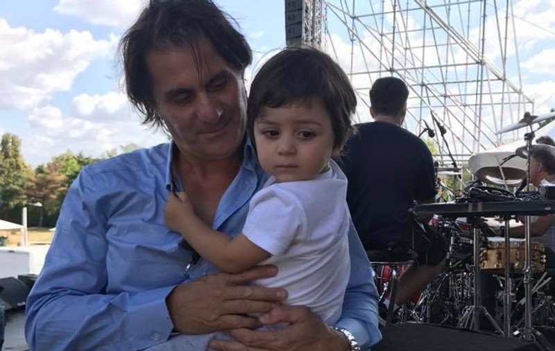 VIDEO/ Concert Direcția 5, întrerupt de cel mai mic fan! Băiețelul lui Marian Ionescu a urcat pe scenă și n-a mai vrut să plece